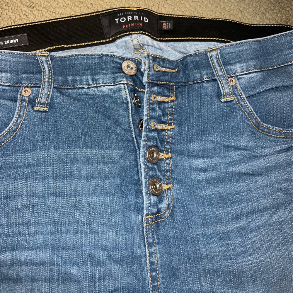 BNWOT TORRID size 20 skinny jean